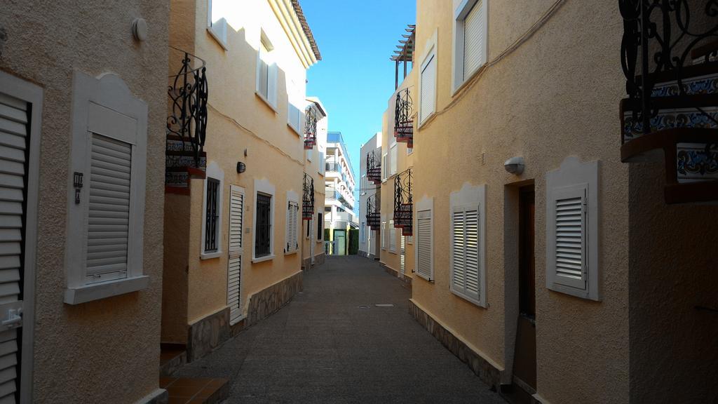 Appartamento Apartamento Riomar Dénia Esterno foto