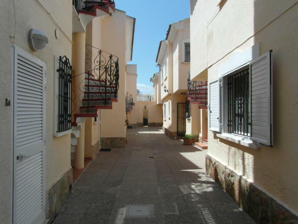 Appartamento Apartamento Riomar Dénia Esterno foto